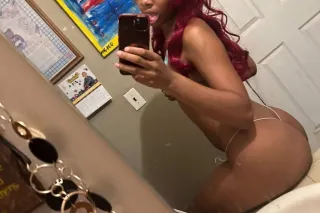mulani in town see mewhile u can😩 ❤💦content friendly ask📲 - Image 2