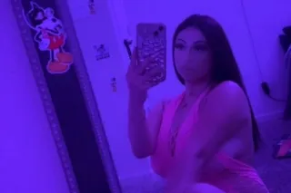 nicole - Image 1