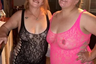 Double Trouble 💜 Looking for BBC ONLY 🍆 Harley Unicorn and Goldi, watch out, she squirts! - Image 7