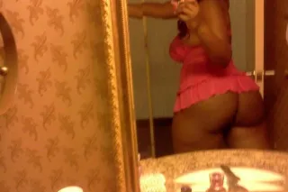 Come and amaze yourself with a big bootilicious Texas Stallion in town limited time only - Image 4