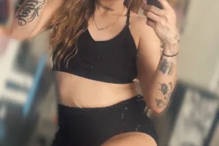 young bubbly white girl - 25 - Image 3