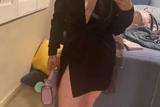 Sexy COUGAR on the PROWL - Image 2