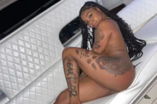 come enjoy my company 💋🥂 - 24 - Image 1