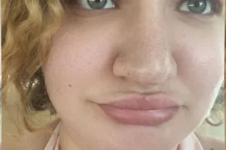 huge boobs green eyes - Image 5
