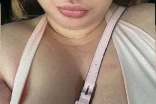 huge boobs green eyes - 23 - Image 1