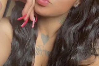 ✨€UM EXxxplode Babe👅💦- A Treat... - Image 2