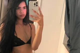 I'm a cute Latin girl, willing... - Image 4