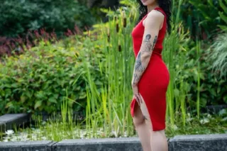 sexy babe available now - Image 1