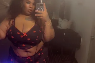 BBW WONDERLAND - Image 3