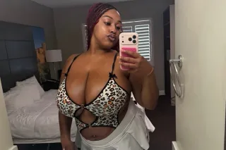 Sophie Pearl 💋✨ Your Favorite ... - Image 2
