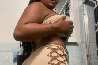 🔥Your #1 Independent Service Provider 😻Uptown Baddie🏽Thick and Curvy 🍑$55 Deposit Must For All Appoitments🤩 Available for In/OutCall Also Car date 🤩 - Image 5