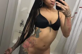 OUTCALLS ONLY 5'9 HISPANIC BEA... - Image 1