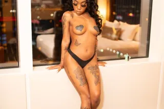 YOUR 4"11 Blasian FANTASY💦🥢 ... FACETIME SHOWS & OUTCALLS AVAILABLE RIGHT NOW ! - Image 1