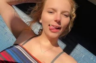 Cute & Fun 💖 Let's hang out tonight! 💋 - Image 3