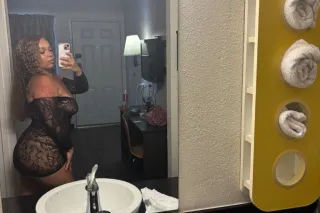 Top Notch College Cutie - Image 3
