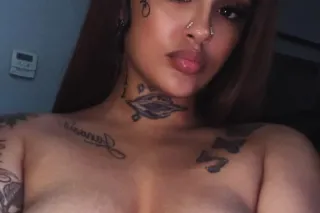 AVALIBLE NOW! WET💦TIGHT🥰PUSSY😍... - Image 1