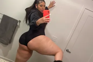 6'1 Stallion this pussy a squirter👅👀 incalls Outcalls, car dates 🏎 ready for Hookup 💦 💲 video fun Hmu For content ‼ - Image 3