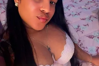 Sexy latina - Image 5
