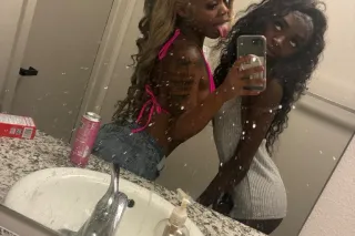 😍💦 TINK 🧚5’2 PETITE 🍫 TREAT RE... - Image 4