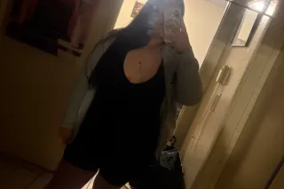 youngPretty & thick wet latina🍑💦 - Image 7