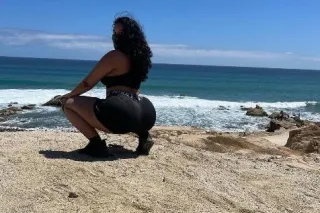 spicy latina. new in town Pret... - Image 2