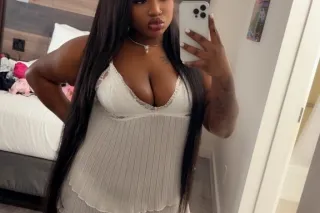 curvy pretty tight waxed pussy - Image 2