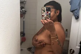 YUP IM NASTY👅💦🍓 I like when you pull it out and nut all ova my ass cheek and throwing all this red ass back and gripping that dick‼ I love when a nigga moan and jack that dick on dis fat ass pussy😹🫦👅 - Image 8