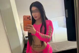 hermosa y delicious Latina 🇻🇪s... - Image 4