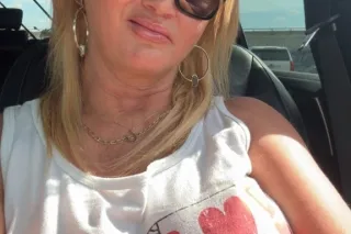 Sexy Milf guaranteed to make you cum! - Image 5