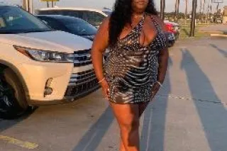 Trouble never looked this good... - Image 1