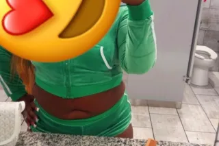 Suck Dick With A PASSION 💦🥹 come try some new chocolate 🥳 - Image 4