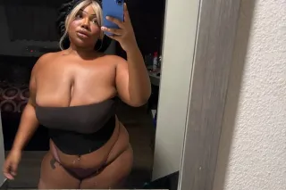 🍭GORGEOUS BLONDE BOMBSHELL WITH BIG DICK SUCKING LIPS 💋& A SOFT NATURAL BROWN BODY WHO LOVES SUCKING ON A HARD DICK WITH MY ASS IN THE AIR COME TOUCH ME & SEE HOW GOOD I FEEL INSIDE🧸 - Image 11