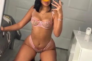 😍👅🥰I'm real ok I'm available daddy Amor esta rica chimbita esta disponible para ti a ru gusto solo ven a pasarla bien 😍🫦😍 - Image 1