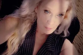 'Touch My Tonsils! I MAY BE SMALL but I can handle it all! - Image 10