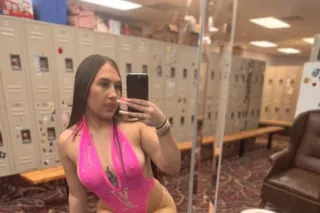 your secrets are safe with me.... - Image 1