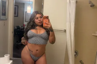 🥰SEXY LATINA IN TOWN🥰 HABLO ES... - Image 3