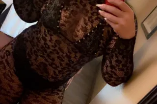 thick sweet and pleasurable 🍑💦👅 - Image 8