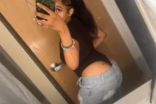 PRETTY WET PUSSY FREAK 😋 - 22 - Image 2
