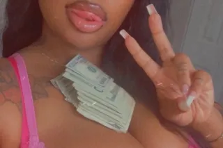 Thick Pretty Cam Mami And Head... - Image 3