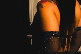 AVAILABLE NOW FULL BODY MASSAGE / STRIPTEAEE - Image 1