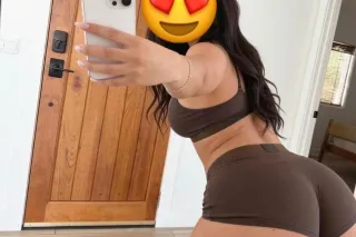I'm available baby - Image 3