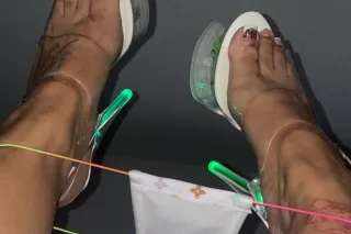 FEET CONTENT - 27 - Image 4