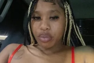 brown skin baddie two girl hit me up for pic - Image 2