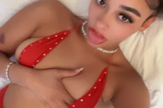 😋6'0 fun cum see me 💦😉 - Image 2