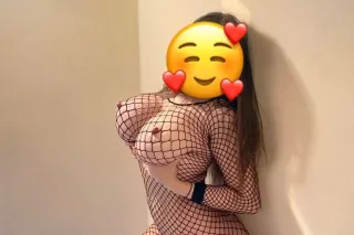 Latina new available in the city 👋🏻💜🔥 - Image 1
