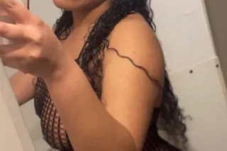 Blasian Bombshell 😍 Parkland S... - Image 4