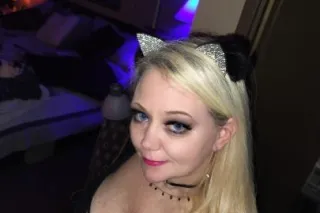 2 girl now💋😘 serious inquirys ... - Image 4