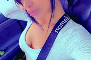 bored house wife - Image 3