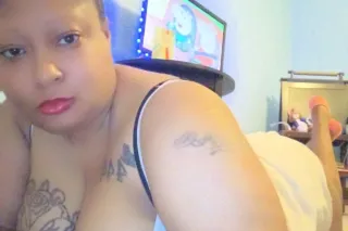 I MOAN WHILE I SUCK DICK 👌& SH... - Image 1