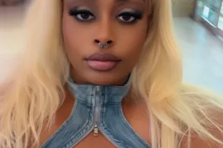 Juicy Tee👅 FAMOUS PORN SLUT 🫦 - Image 7